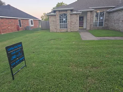 724 Creekside Dr, Mesquite, TX 75181