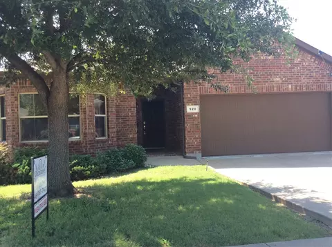 920 Iona Dr, Fort Worth, TX 76120