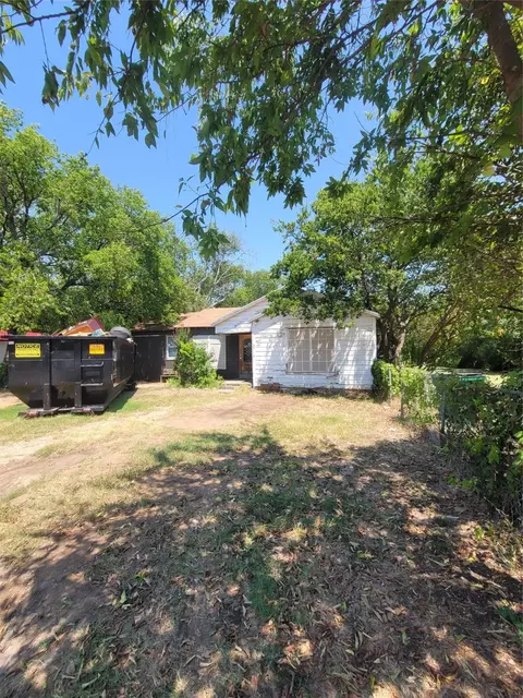 5716 Cowden St, Sansom Park, TX 76114