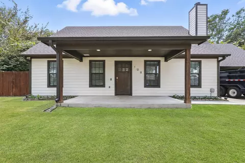 108 N 2nd St, Godley, TX 76044