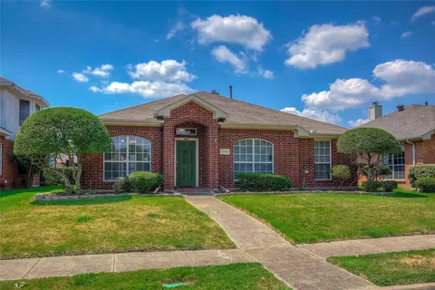 7806 Harbor Dr, Rowlett, TX 75088