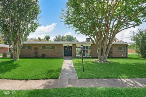 1919 Audubon Pl, Shreveport, LA 71105