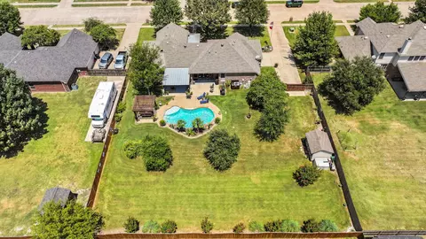 418 Panther Peak Dr, Midlothian, TX 76065