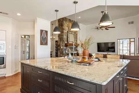 Kitchen - 130 Vista Dr, Eustace, TX 75124 photo 4 of 4