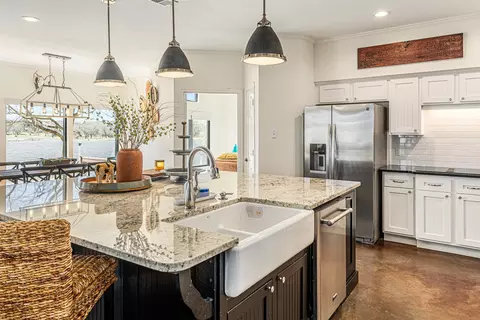 Kitchen - 130 Vista Dr, Eustace, TX 75124 photo 2 of 4