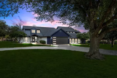 117 Modoc Trl, Lake Kiowa, TX 76240