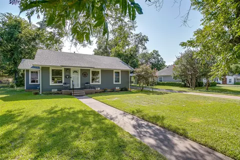 421 Bellevue Dr, Cleburne, TX 76033