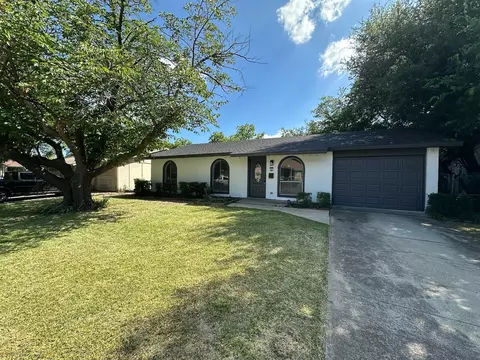 3913 Cambridge Dr, Garland, TX 75043