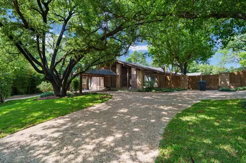 7608 Royal Pl, Dallas, TX 75230