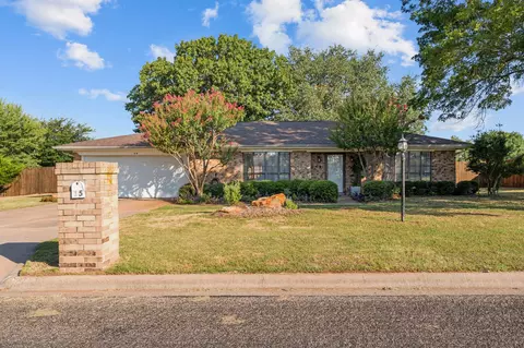 15 Cliff Dr, Mineral Wells, TX 76067