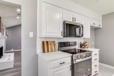 Kitchen - 6477 Fairview Dr, Watauga, TX 76148 photo 3 of 4