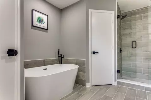 Bath - 6477 Fairview Dr, Watauga, TX 76148 photo 3 of 5
