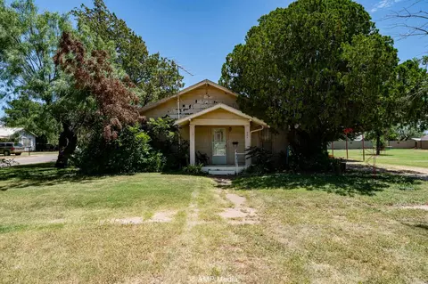 801 Avenue J, Anson, TX 79501