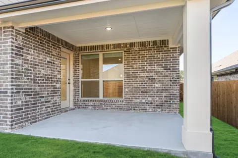Exterior - 2004 Hickory Chase Ln, Anna, TX 75409 photo 5 of 6