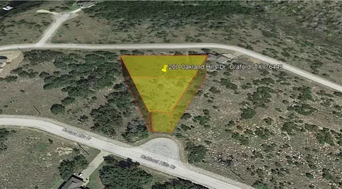 200 Oakland Hills Dr, Graford, TX 76449