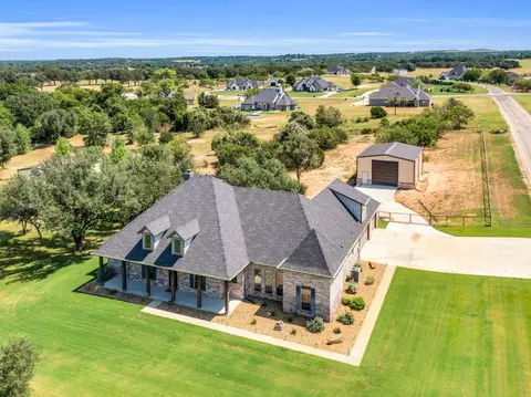 109 N Silver Saddle Trl, Weatherford, TX 76087
