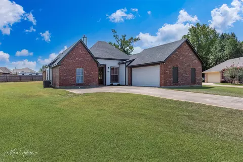4855 Birdie Ln, Shreveport, LA 71107