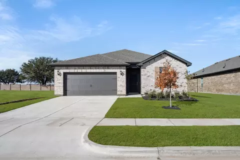 3157 Manchester Dr, Cleburne, TX 76031