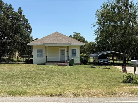 1107 N Belcherville Rd, Bowie, TX 76230