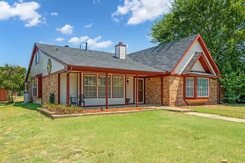 1883 Hilltop Dr, Lewisville, TX 75077