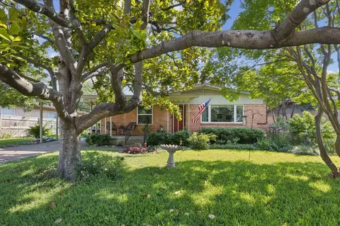 8930 Liptonshire Dr, Dallas, TX 75238