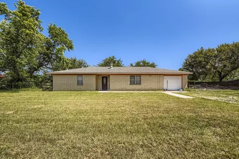 1315 Hutchins Ln, Springtown, TX 76082