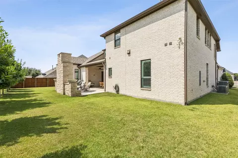 Exterior - 820 Wright Ln, Prosper, TX 75078 photo 4 of 5