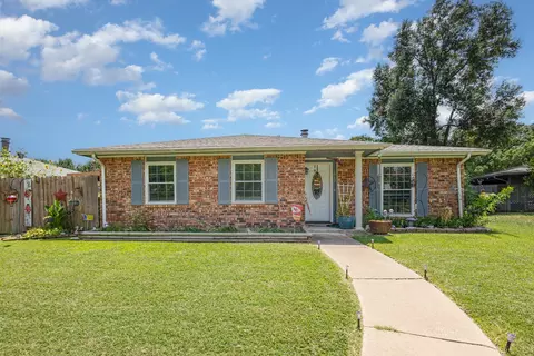 1813 Abilene Ct, Grand Prairie, TX 75052