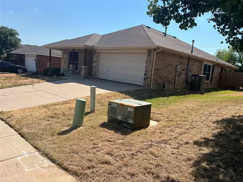 6129 Tilapia Dr, Fort Worth, TX 76179