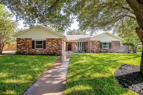 1003 Canton Rd, Cleburne, TX 76033
