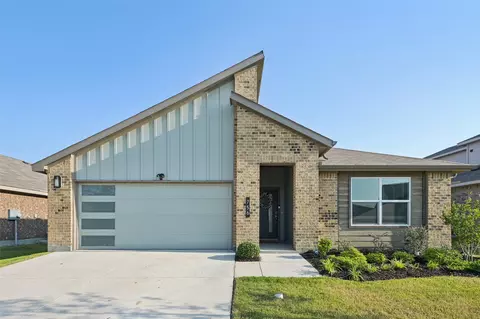 756 Breckenridge Park Dr, Alvarado, TX 76009