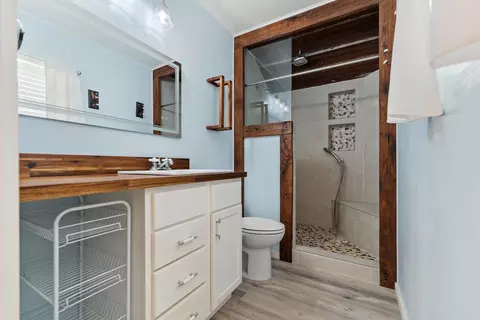 Bath - 741 E 6th St, Baird, TX 79504 photo 4 of 5