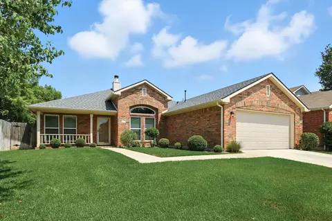 5141 Chessie Cir, Haltom City, TX 76137