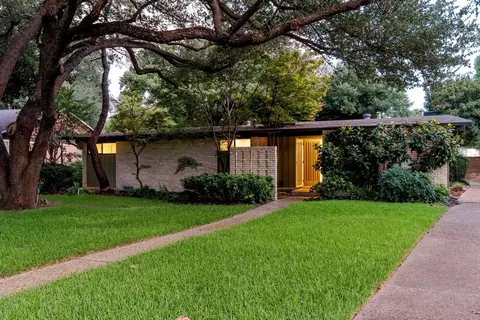 10226 Vinemont St, Dallas, TX 75218