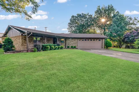 225 34th St SE, Paris, TX 75460