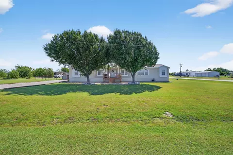 303 Oak Hollow Ln, Sherman, TX 75092