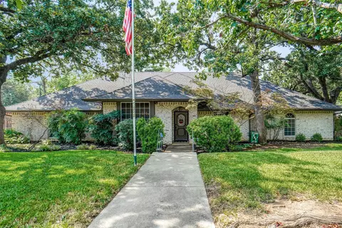1000 Lynhurst Ln, Denton, TX 76205