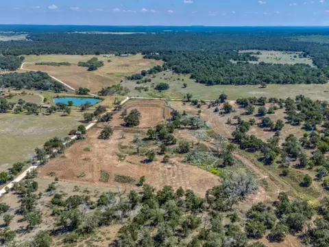 4130 County Road 444, Nixon, TX 78140