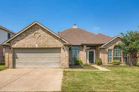 107 Ithaca Ct, Arlington, TX 76002