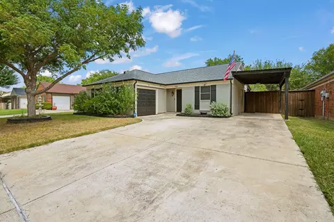 7028 Shadow Bend Dr, Fort Worth, TX 76137