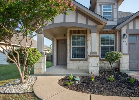 220 Chalk Mountain Dr, Fort Worth, TX 76140