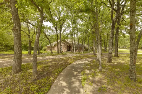 3556 Elmwood Dr, Greenville, TX 75402