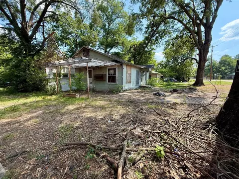 200 Whitworth St, Sulphur Springs, TX 75482