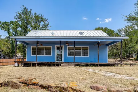 1048 Kennon Pt, Palo Pinto, TX 76484