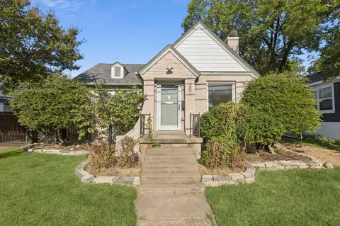 207 N Hampton Rd, Dallas, TX 75208
