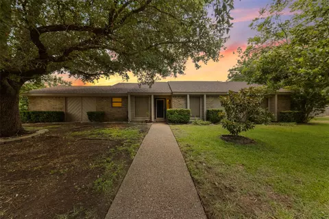 9915 Ramblewood Dr, Woodway, TX 76712