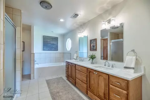 Bath - 12 Mission Hls, Abilene, TX 79606 photo 1 of 6