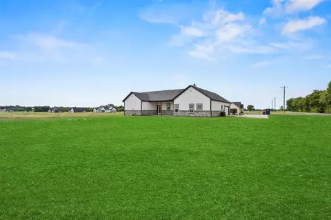 Exterior - 3249 Willow Rd, Celeste, TX 75423 photo 7 of 8