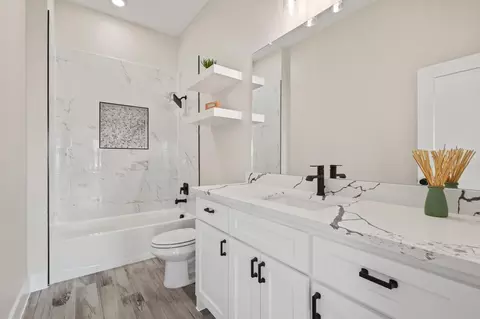 Bath - 3249 Willow Rd, Celeste, TX 75423 photo 3 of 3