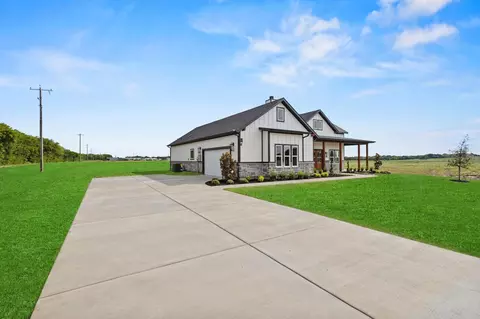 Exterior - 3249 Willow Rd, Celeste, TX 75423 photo 8 of 8